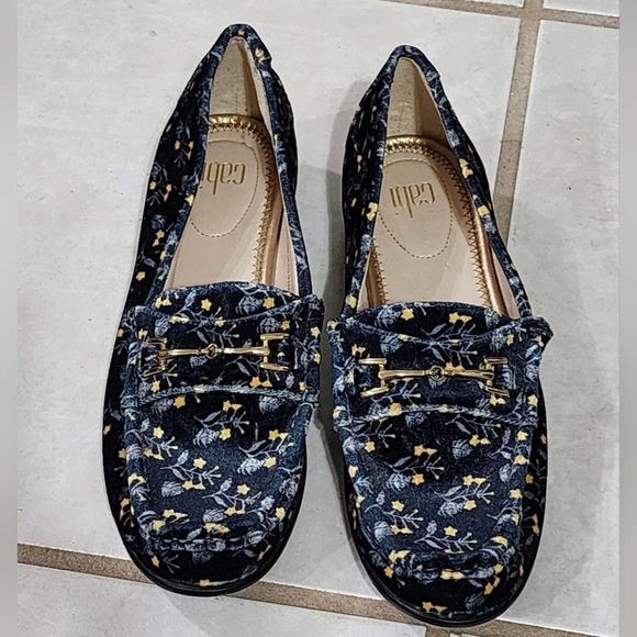 CAbi Shoes - CAbi Womens Carnaby Velvet Floral Gold Buckle Loafer Size 6M